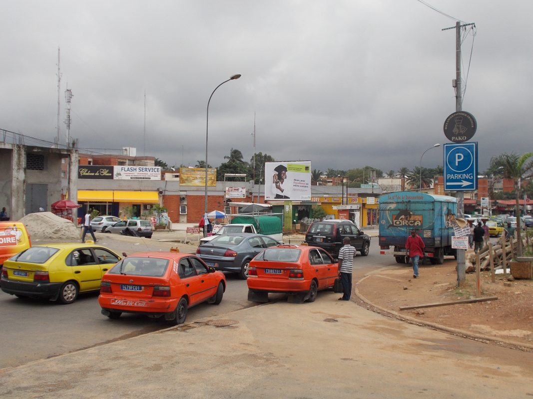 Article : Le boulevard Nangui Abrogoua d&rsquo;Abidjan, un exemple du d&eacute;sordre ivoirien !