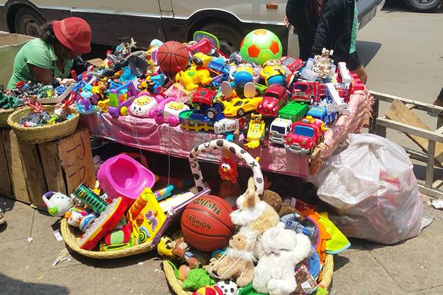 Article : Cette ann&eacute;e, &agrave; No&euml;l, on a choisi que des jouets d&rsquo;occasion