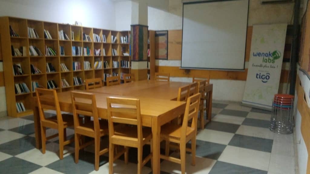 Article : WenakLabs offre une biblioth&egrave;que de 2500 livres &agrave; l&rsquo;Association Imp&rsquo;Acte