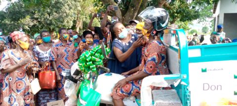 Article : Soci&eacute;t&eacute; / Togo : L&rsquo;association COAT et Orabank Togo sortent les veuves de la l&eacute;thargie