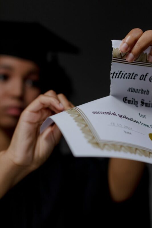 Article : Le syst&egrave;me &eacute;ducatif togolais joue-t-il au sourd face &agrave; l&rsquo;inad&eacute;quation &eacute;ducation-emploi  ?