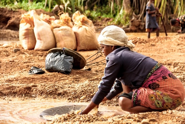 Article : D&eacute;veloppement industriel en Afrique : la mal&eacute;diction des ressources