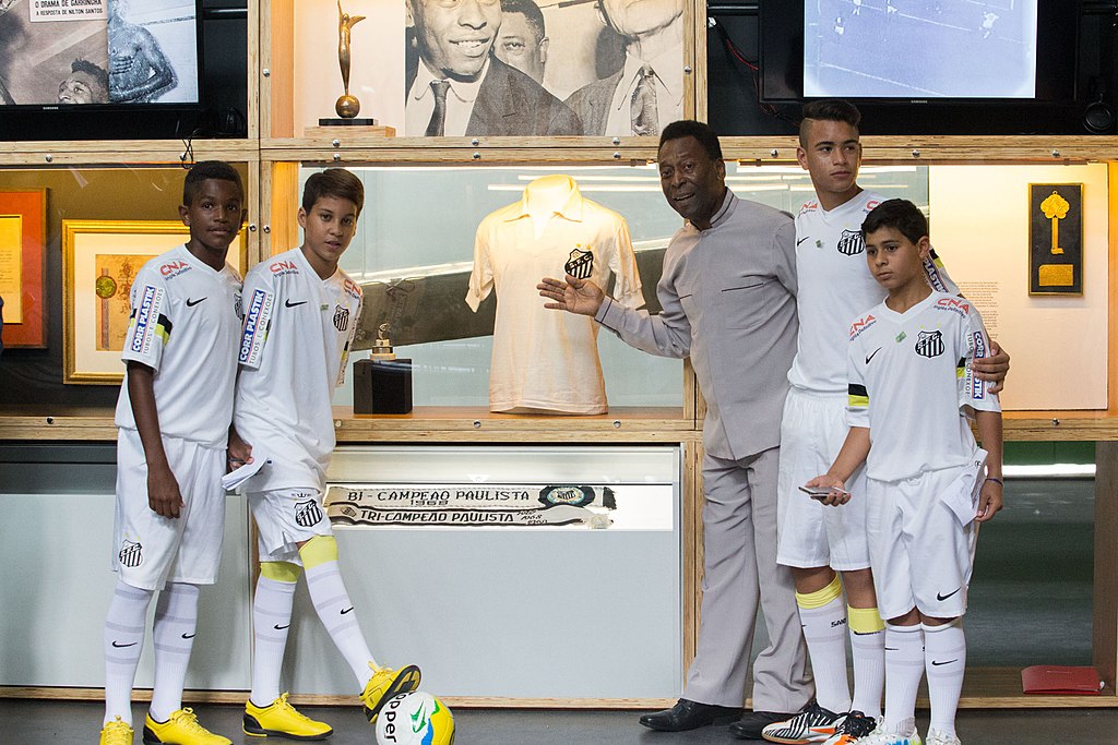 Article : Le &laquo;&nbsp;roi&nbsp;&raquo; Pel&eacute;, l&rsquo;histoire magique de mon enfance
