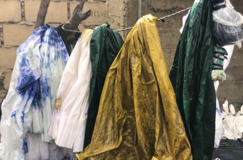 Article : Teinturerie artisanale&nbsp;: derri&egrave;re la beaut&eacute; des tissus, un travail p&eacute;nible et risqu&eacute;