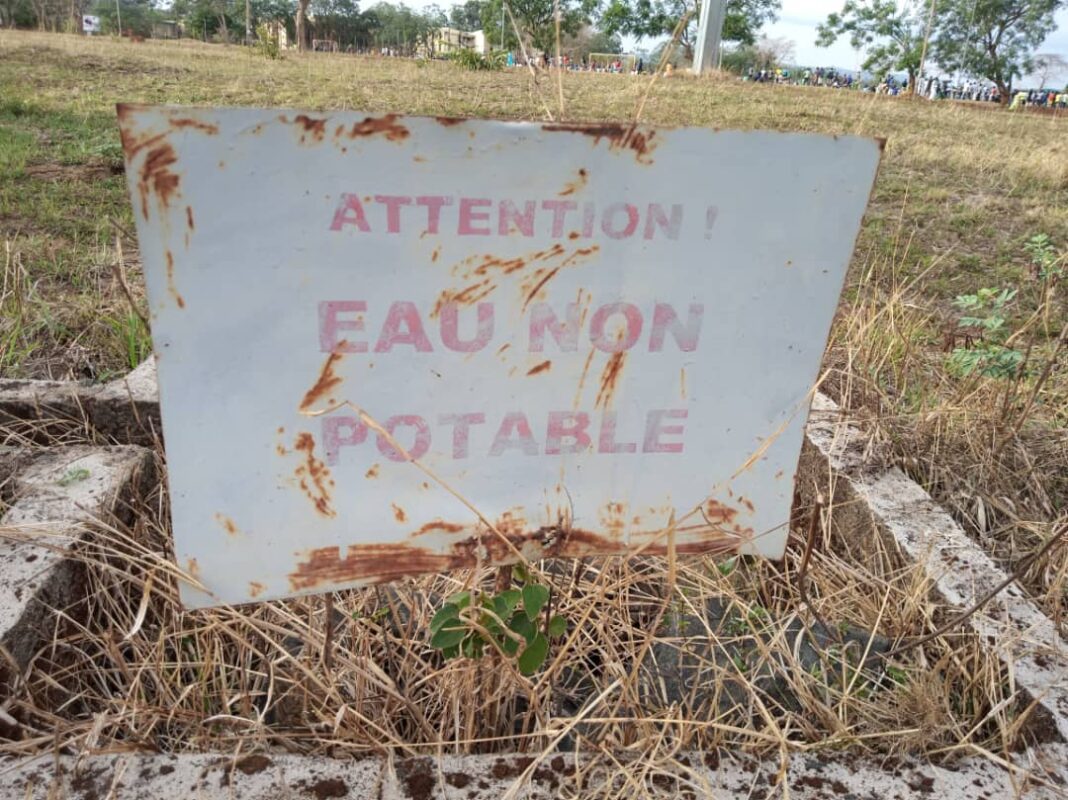 Article : Au Cameroun, l&rsquo;acc&egrave;s &agrave; l&rsquo;eau est un parcours du combattant