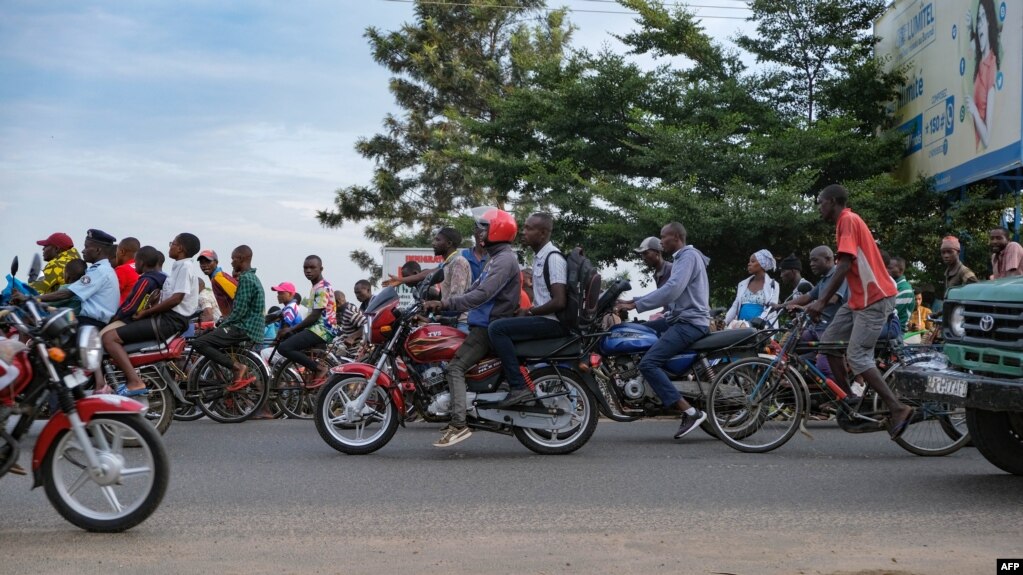Article : Interdiction des Taxis-Motos et Tuk-Tuks &agrave; Bujumbura : un an apr&egrave;s, que sont devenus les 20.000 conducteurs ?