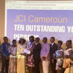 Article : Remise de prix pour r&eacute;compenser les jeunes entrepreneurs camerounais