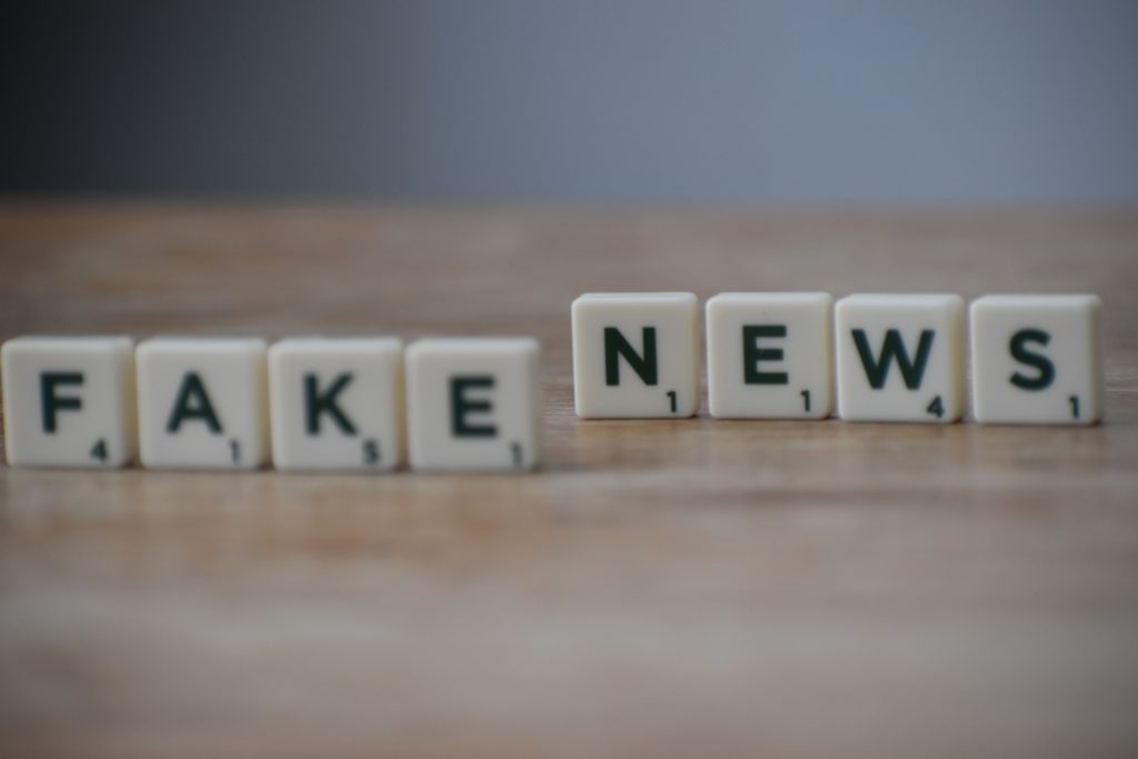 Article : Nous, pauvres adorateurs des fake news&nbsp;!