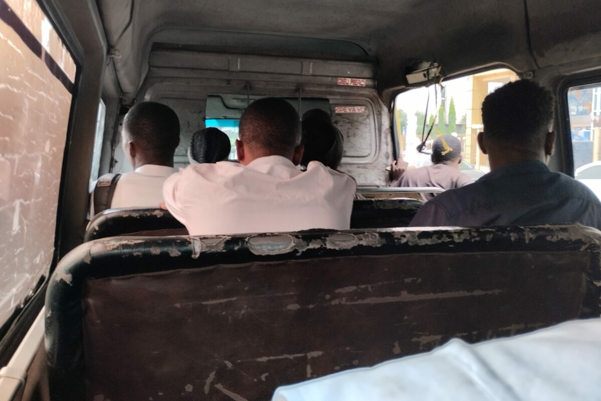 Article : Prendre le bus &agrave; Kinshasa, un moment unique&hellip;