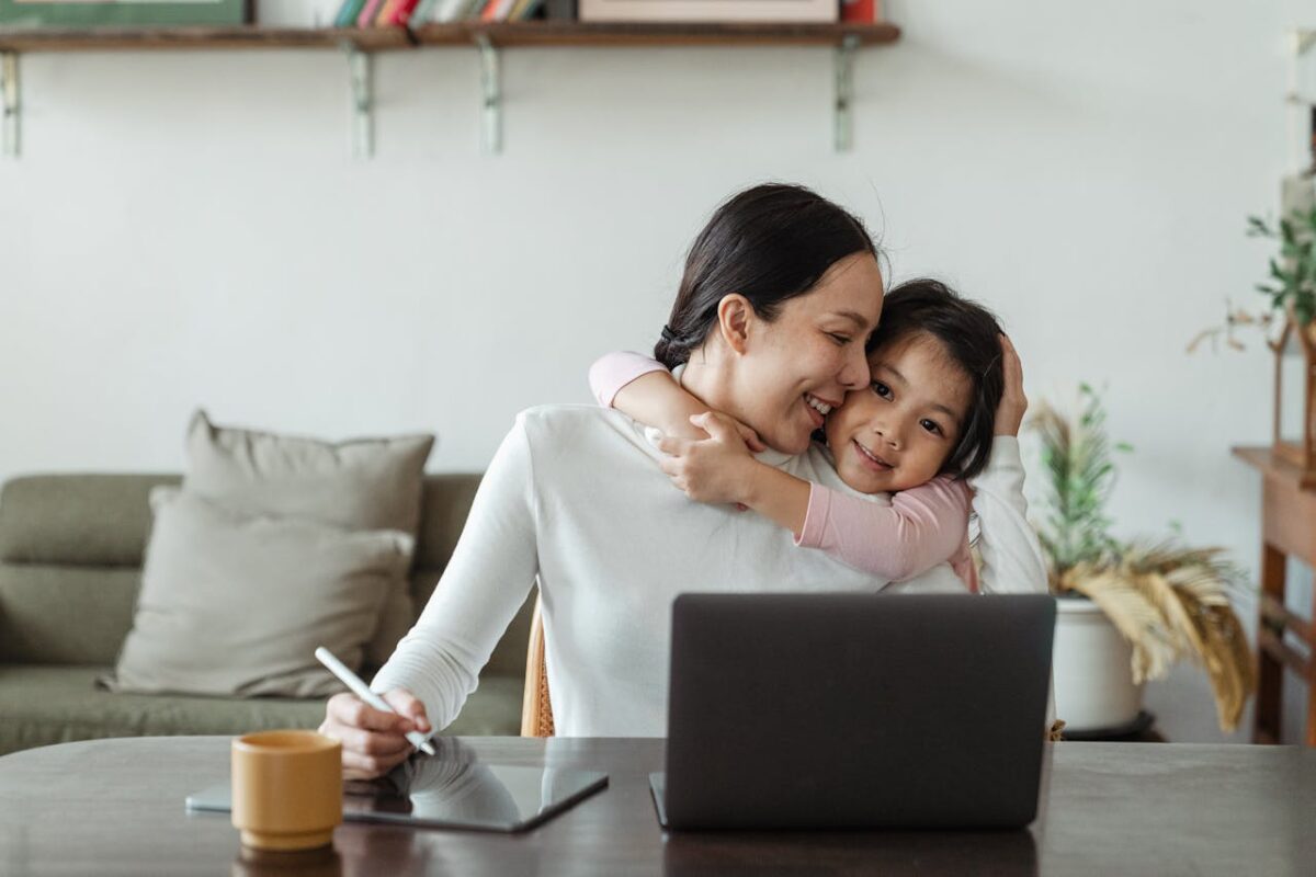 Article : Maman entrepreneure : l&rsquo;&eacute;quilibre vie pro/vie perso